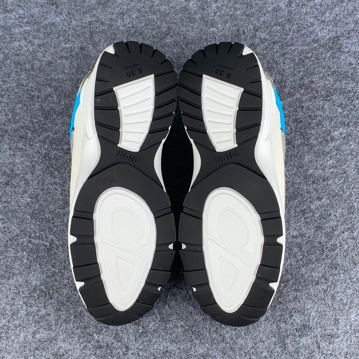 Dior B30 ‘White Beige Blue Olive’