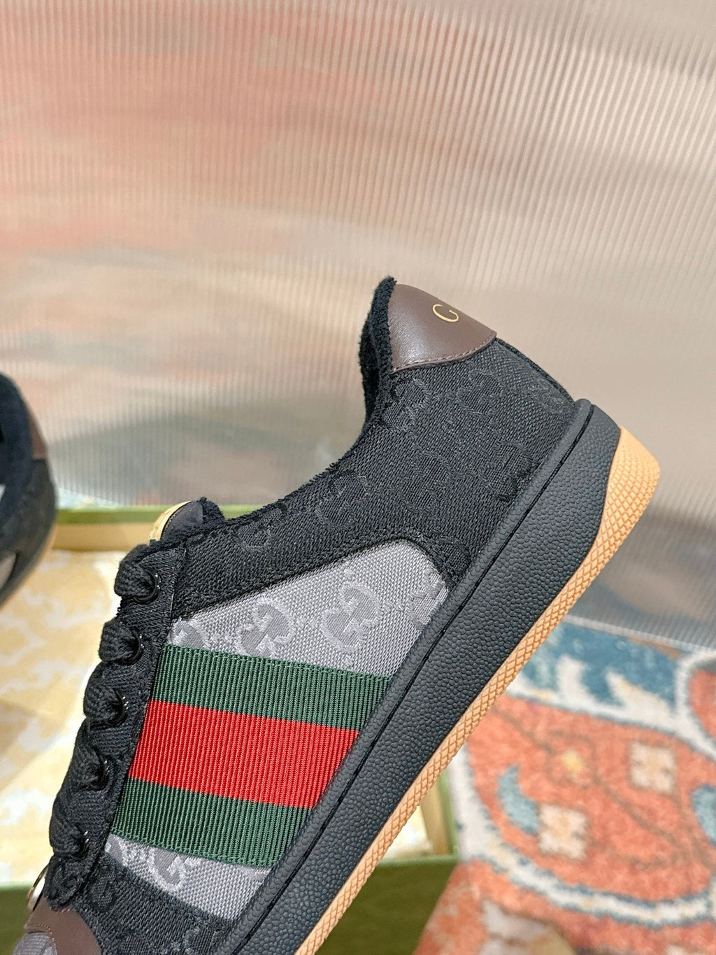GUCCI 26S SCREENER SNEAKER IN BLACK AND GREY CANVAS